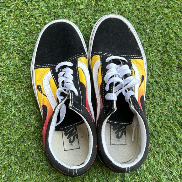Vans Flame Old Skool women’s size 6, men’s size 4.5 - Picture 5 of 7